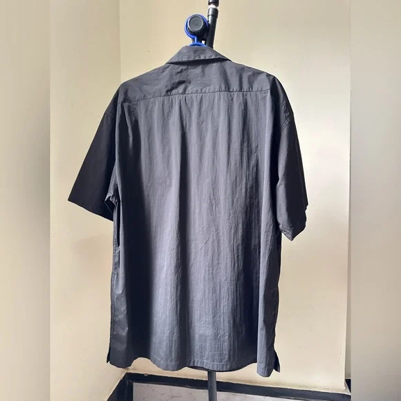 Basic Black Shirt - Unisex - Picture 3 of 3